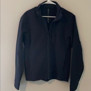 Black mens lululemon jacket w/ chest pocket sz med